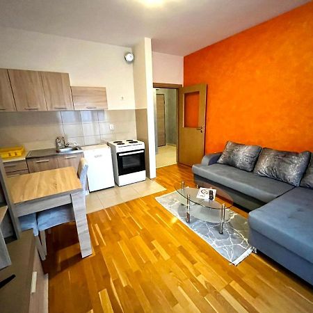 Naki Apartments Подгорица Экстерьер фото
