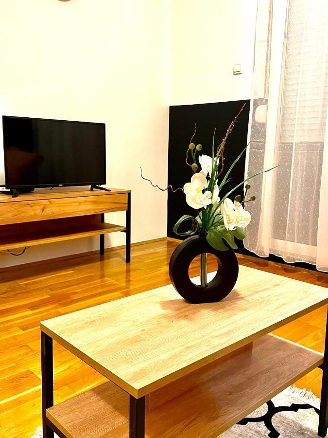 Naki Apartments Подгорица Экстерьер фото