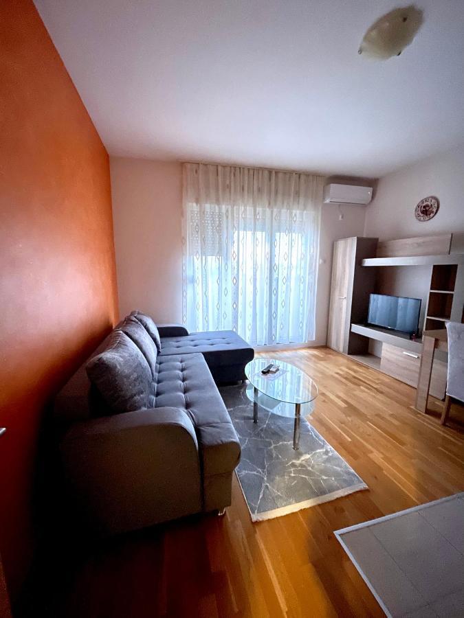 Naki Apartments Подгорица Экстерьер фото