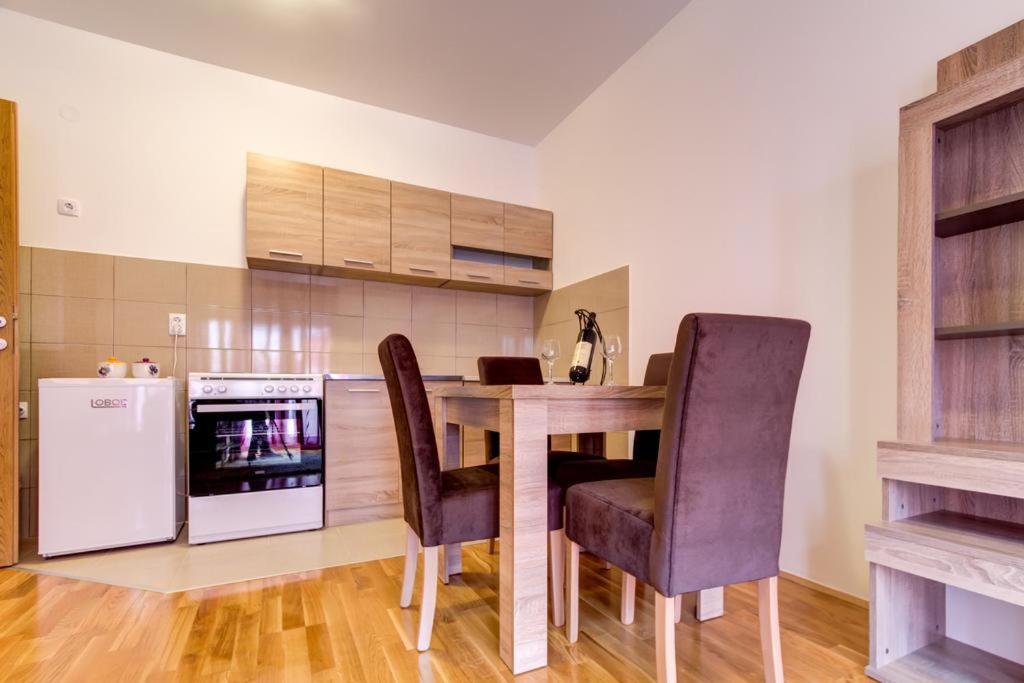Naki Apartments Подгорица Экстерьер фото